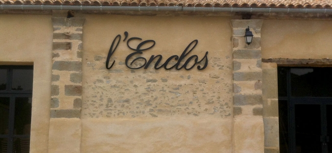 Lettres relief L'Enclos